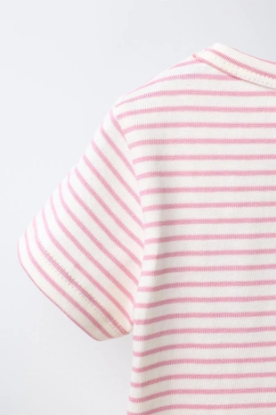 Мягкая футболка в полоску из ткани