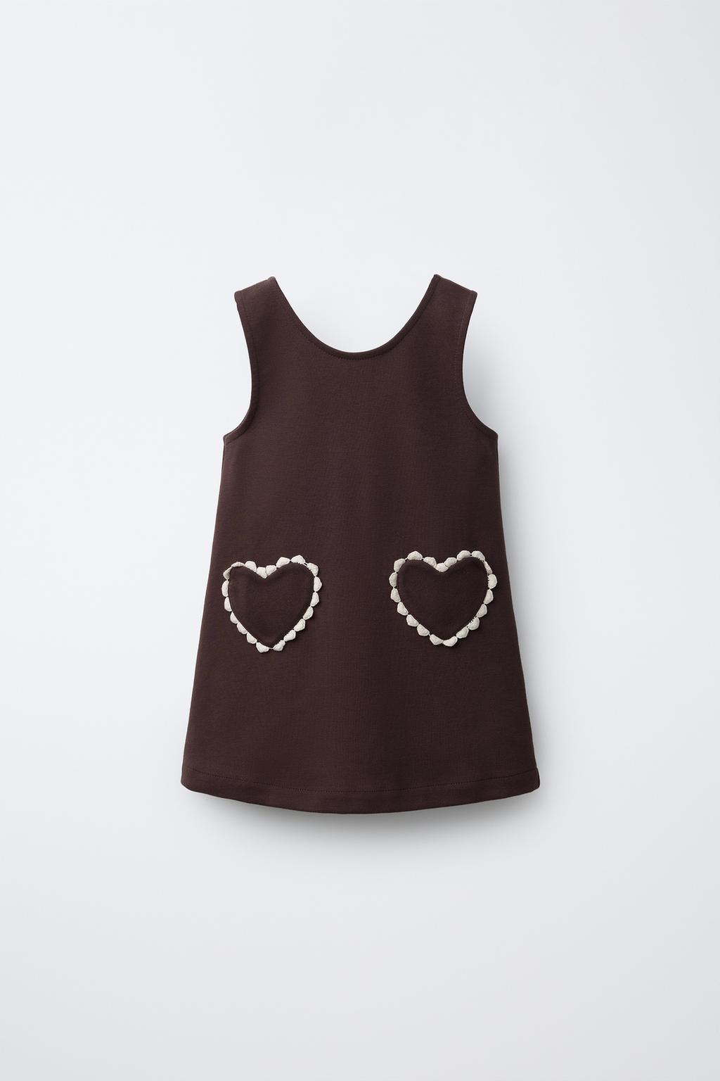 ПЛАТЬЕ ИЗ ТРИКОТАЖА «РОМА» С КАРМАНАМИ В ВИДЕ СЕРДЦА