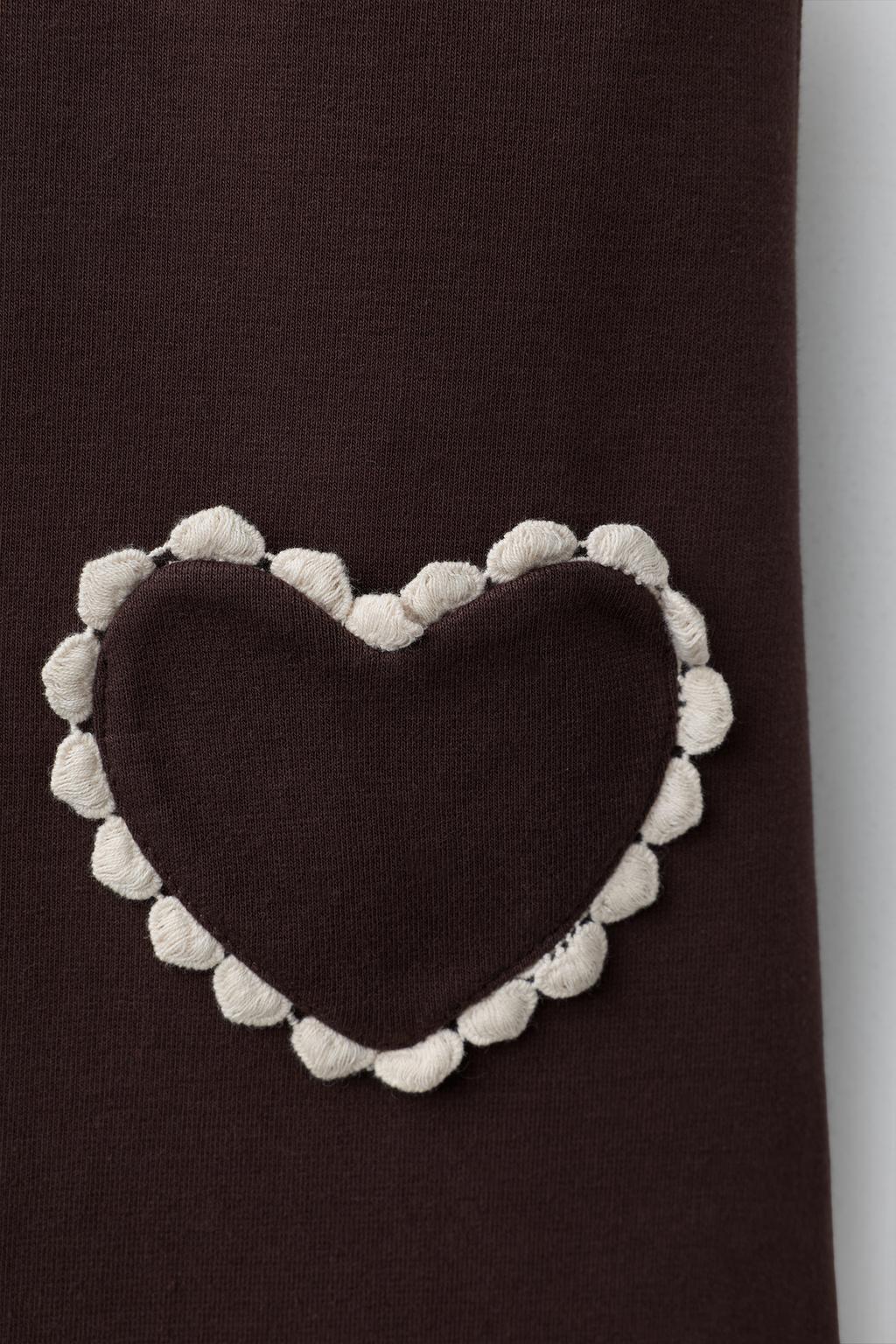 ПЛАТЬЕ ИЗ ТРИКОТАЖА «РОМА» С КАРМАНАМИ В ВИДЕ СЕРДЦА