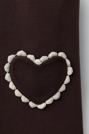 Платье из трикотажа «рома» с карманами в виде сердца