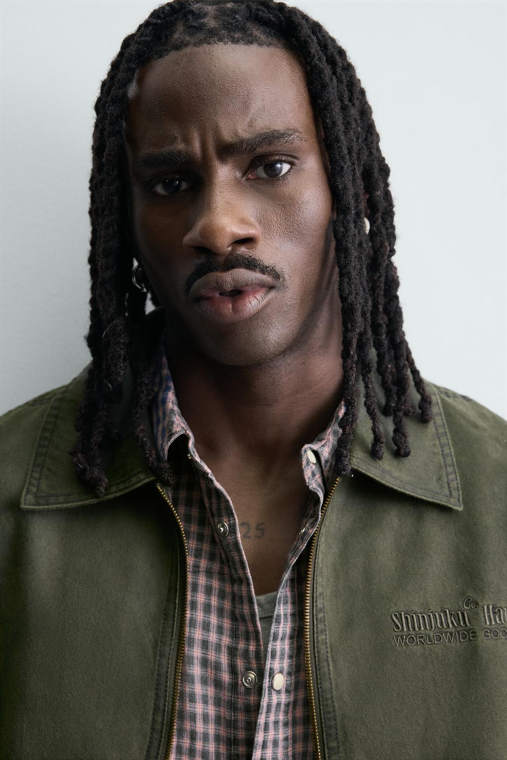 КУРТКА ИЗ ИСКУССТВЕННОЙ ЗАМШИ С ВЫСТИРАННЫМ ЭФФЕКТОМ