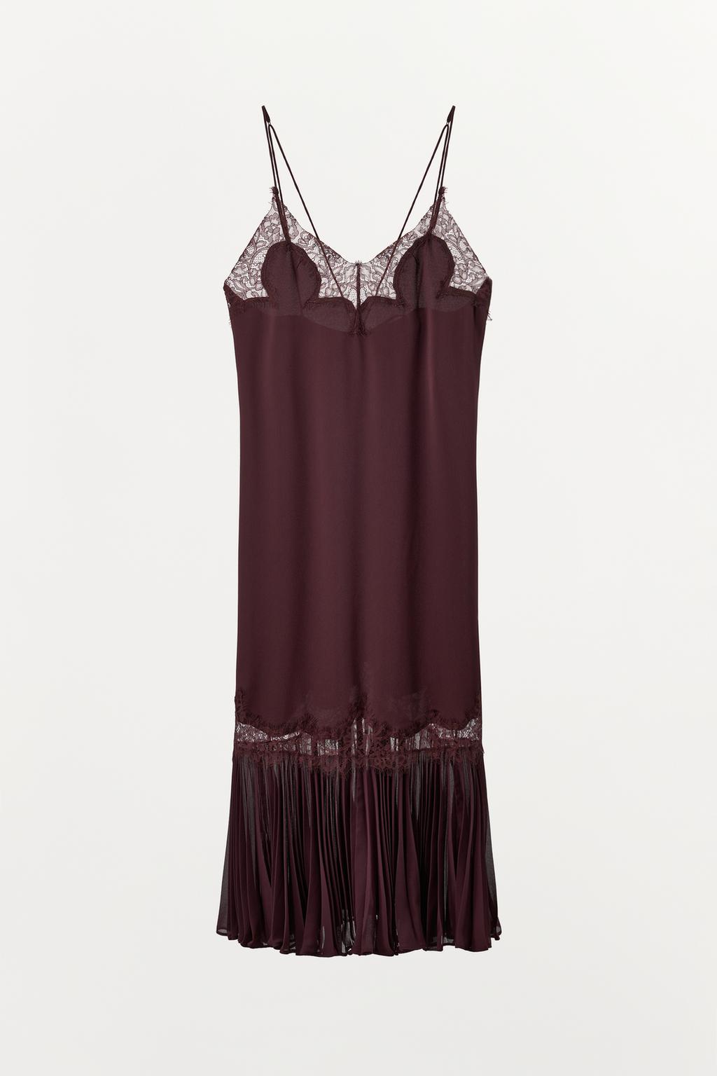 ПЛАТЬЕ СО СКЛАДКАМИ И КРУЖЕВОМ