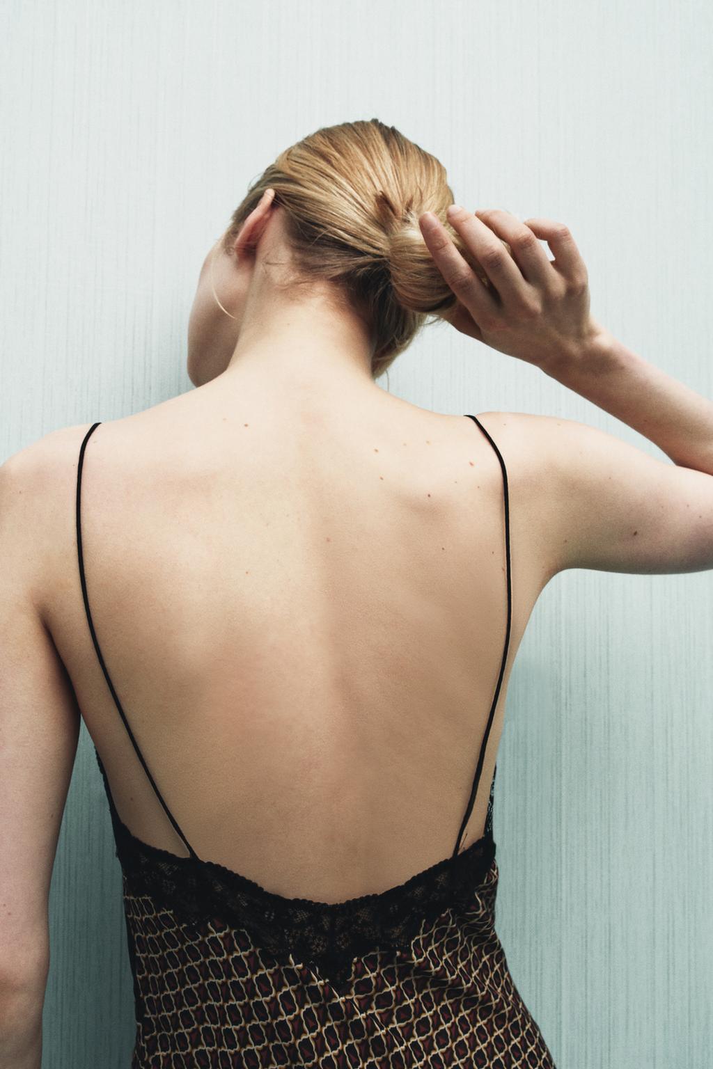 ПЛАТЬЕ ИЗ 100% ВИСКОЗЫ АСИММЕТРИЧНОГО КРОЯ С ПРИНТОМ