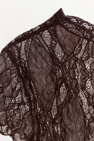 Кружевной кроп-топ- Заказать в России