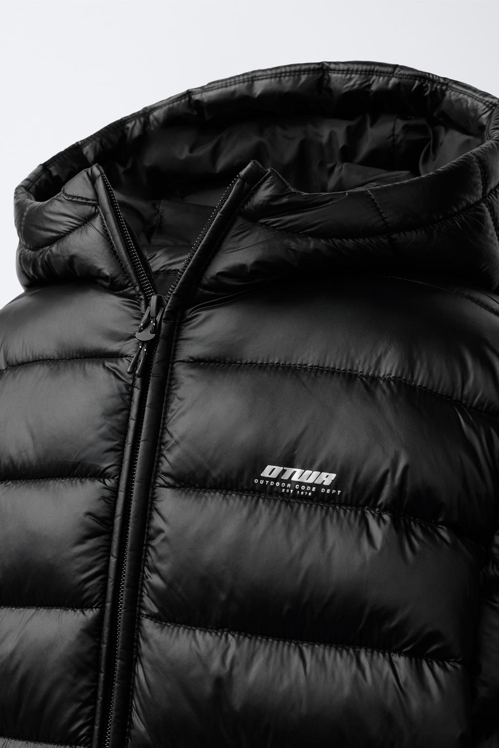 УЛЬТРАЛЕГКАЯ КУРТКА С ТЕКСТОМ