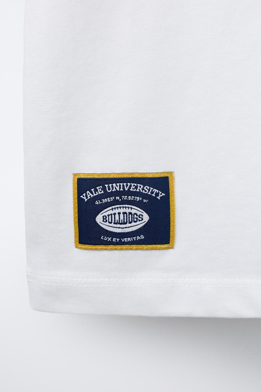 ФУТБОЛКА С СОБАКОЙ YALE UNIVERSITY™