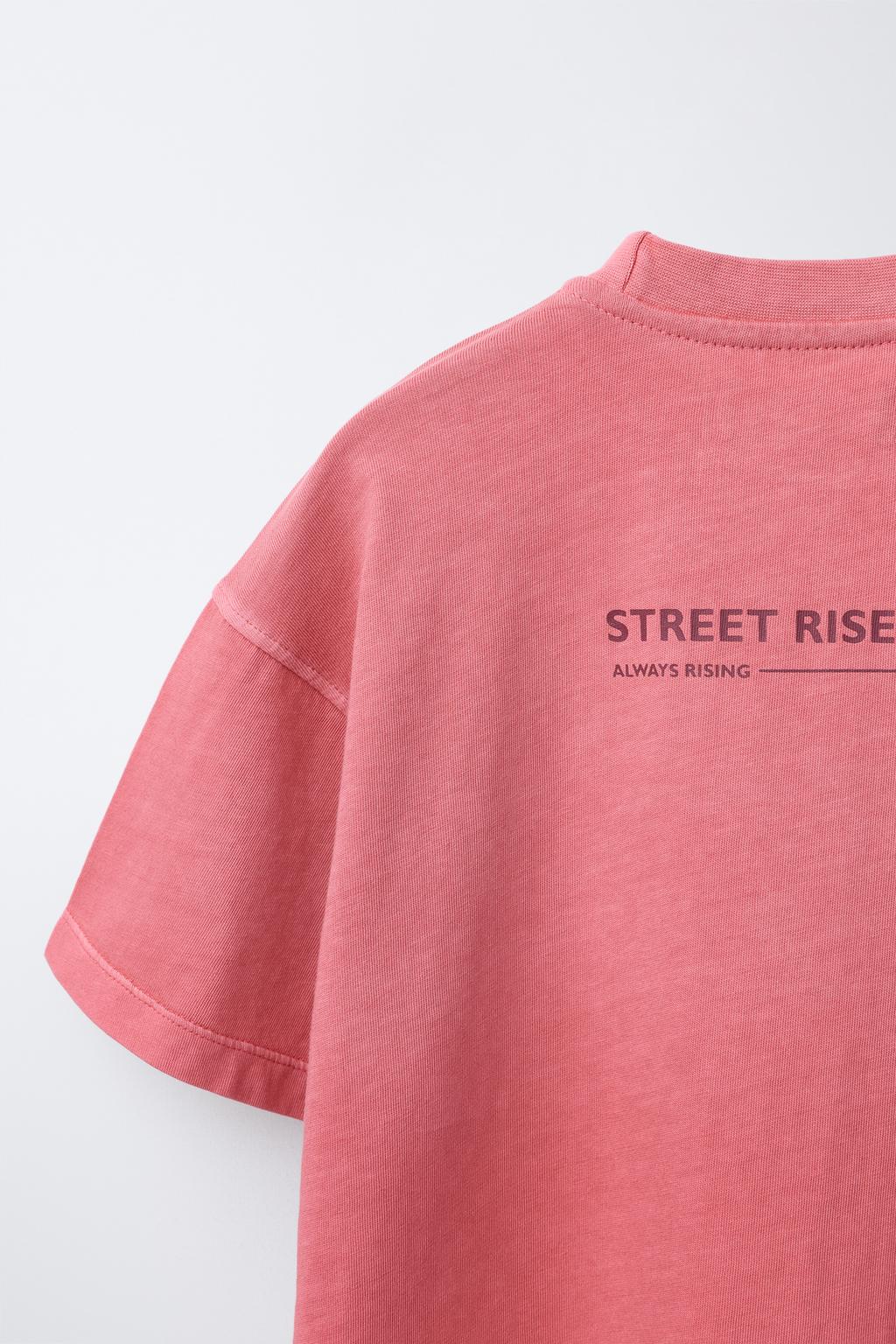 КОМПЛЕКТ ИЗ ФУТБОЛКИ И ШОРТОВ С НАДПИСЬЮ