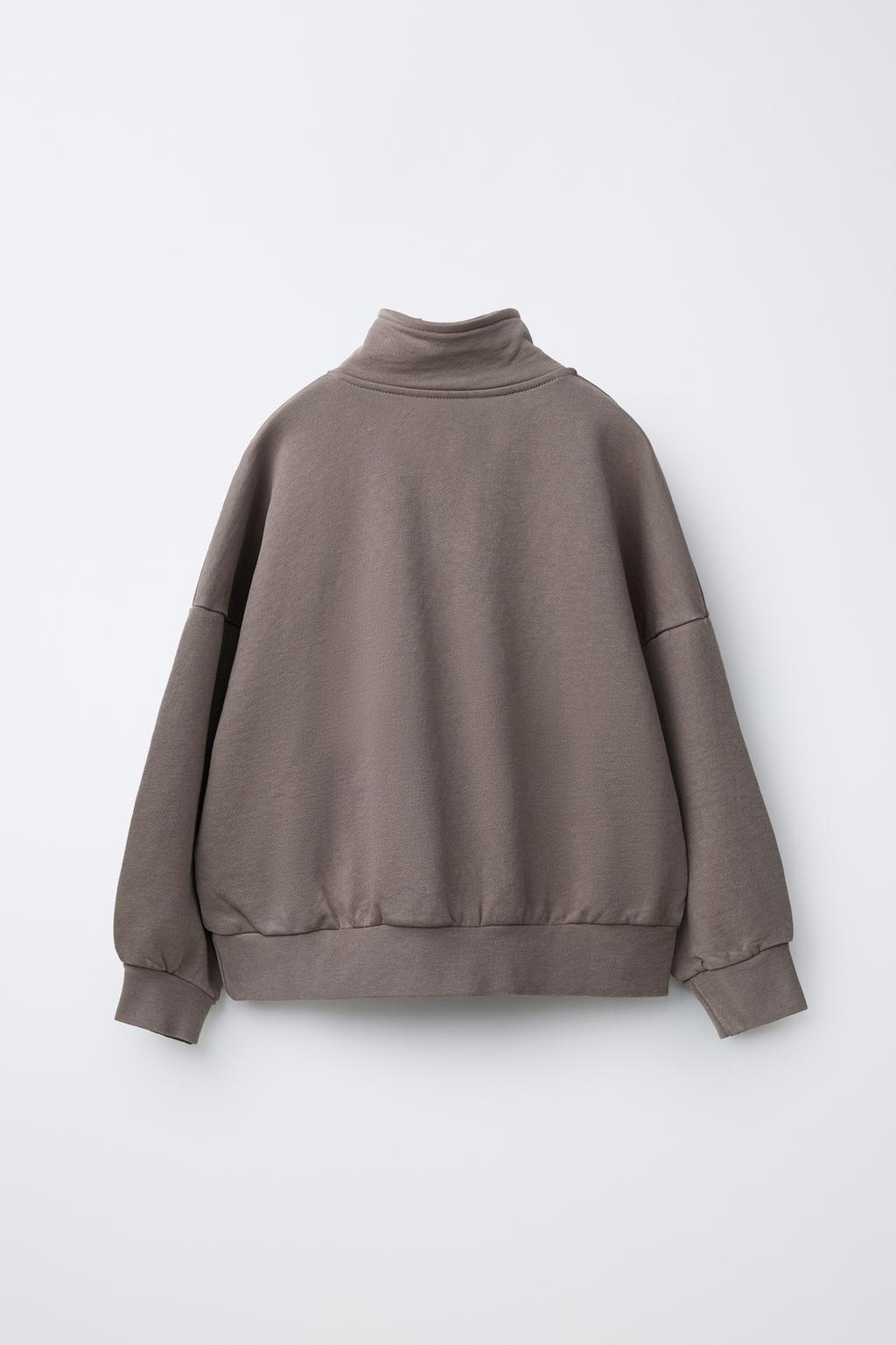 ТОЛСТОВКА ИЗ МЯГКОЙ ТКАНИ С НАДПИСЬЮ