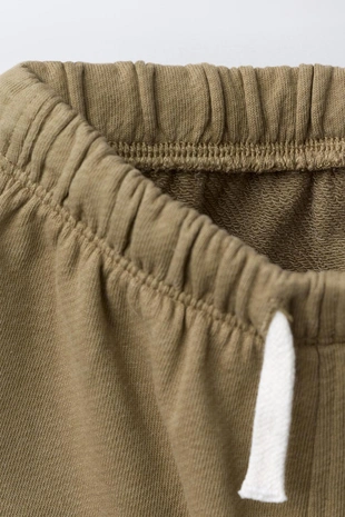 Шорты из мягкой ткани с надписью