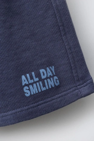 Шорты из мягкой ткани с надписью