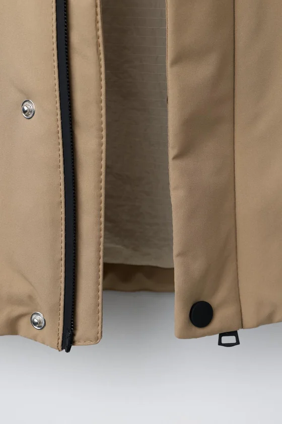 ПАРКА С КОНТРАСТНЫМИ МОЛНИЯМИ WATER-REPELLENT