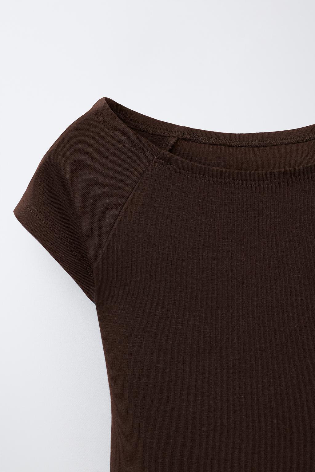 ОДНОТОННАЯ ФУТБОЛКА С МОДАЛОМ