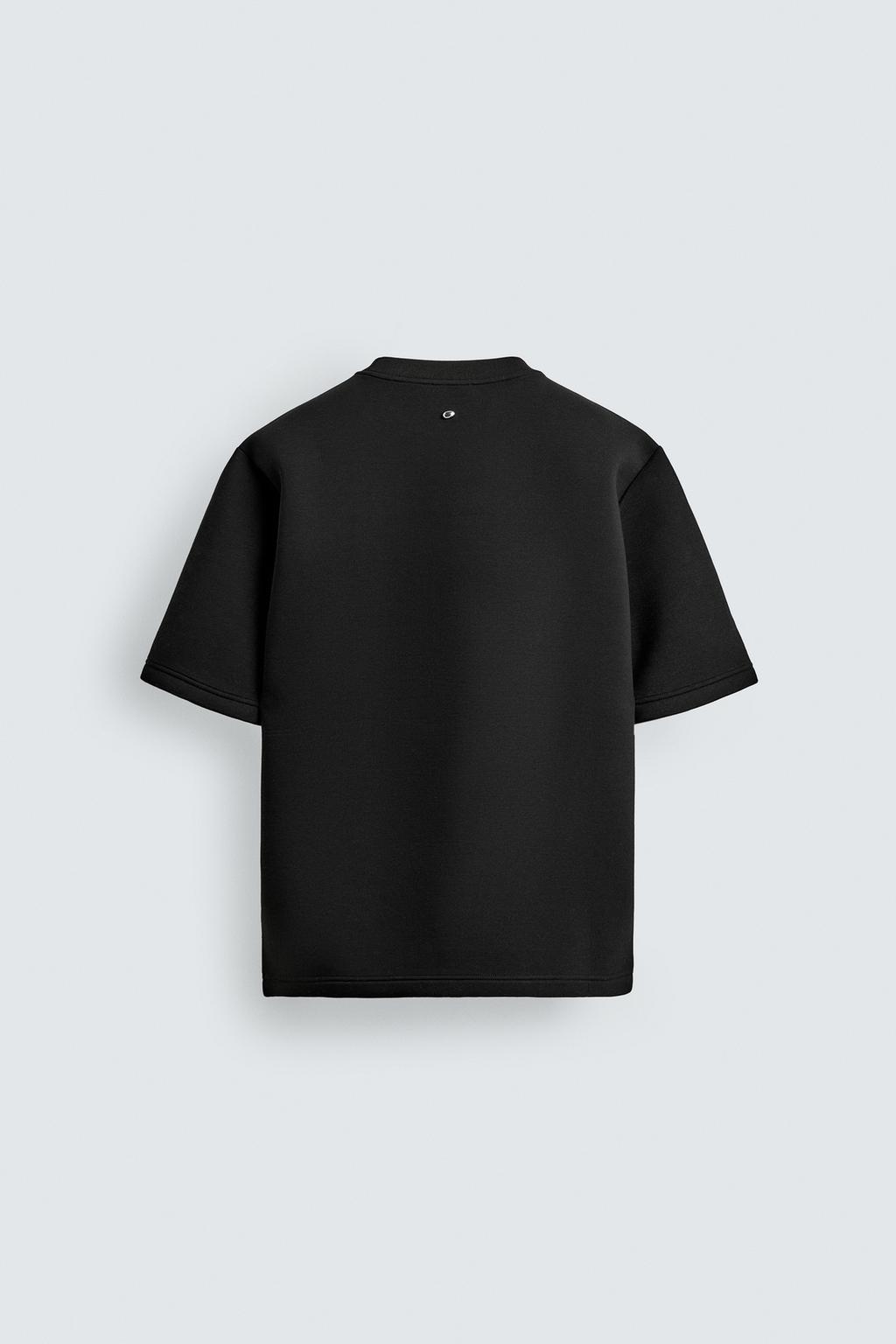 ТОЛСТОВКА ОВЕРСАЙЗ ИЗ ВЫСОКОТЕХНОЛОГИЧНОЙ ТКАНИ