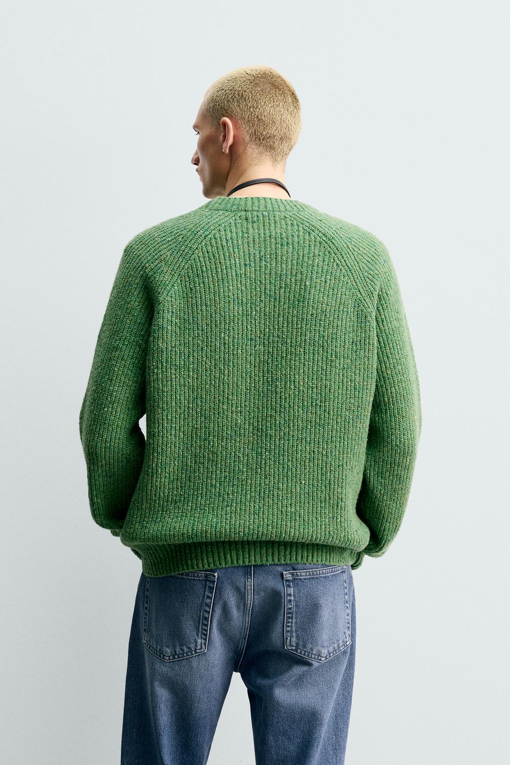 ДВУХИЗНАНОЧНЫЙ СВИТЕР С ПУГОВИЦАМИ