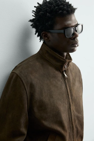 Замшевая куртка классического кроя- Заказать в России