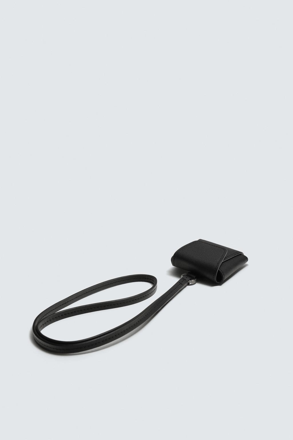 КОЖАНЫЙ ЧЕХОЛ ДЛЯ НАУШНИКОВ С ПОДВЕСКОЙ