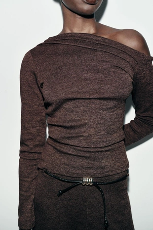 Топ асимметричного кроя из ткани пике- Заказать в России