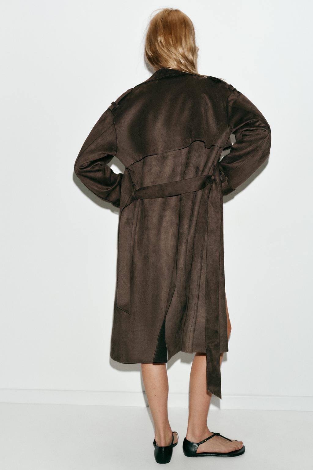 ДЛИННЫЙ ТРЕНЧ ИЗ ИСКУССТВЕННОЙ ЗАМШИ С ПОЯСОМ