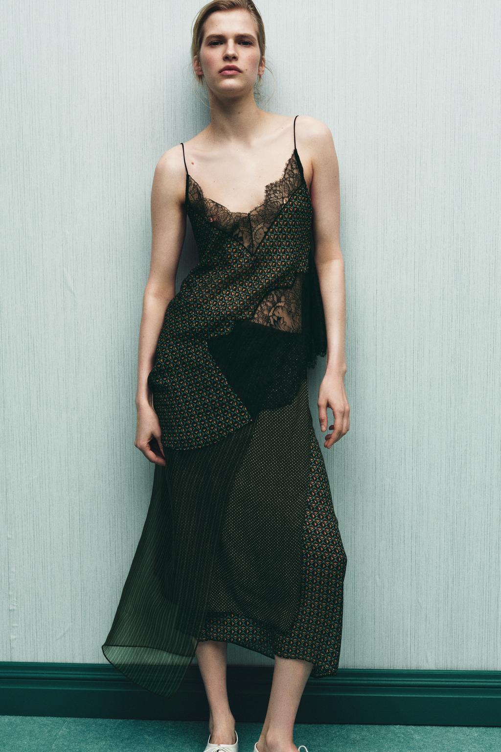 ТОП С ПРИНТОМ ИЗ 100% ВИСКОЗЫ, АСИММЕТРИЧНЫЙ, С КРУЖЕВОМ