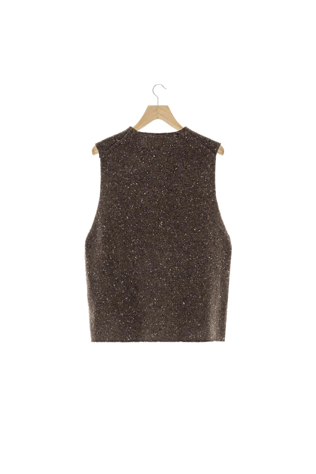 ВЯЗАНЫЙ ЖИЛЕТ С ПУГОВИЦАМИ