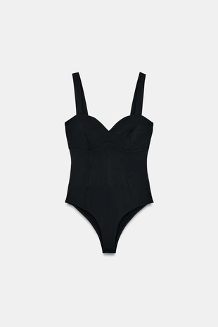 Боди с вырезом сердечком на бретелях