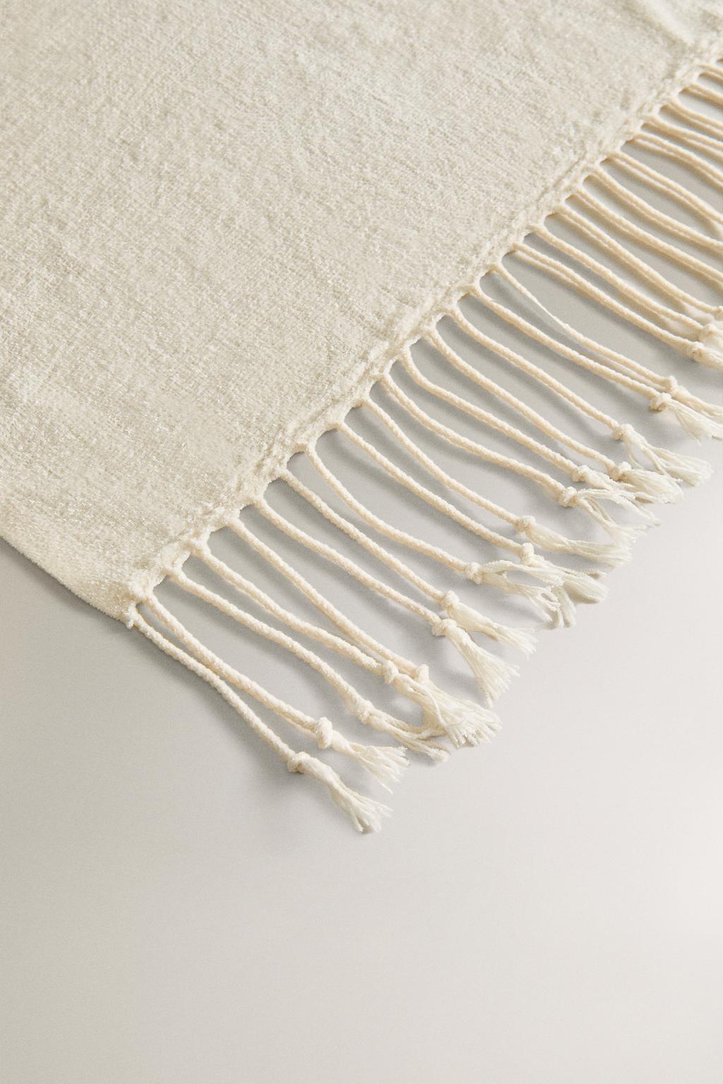 Плед из шениля с бахромой