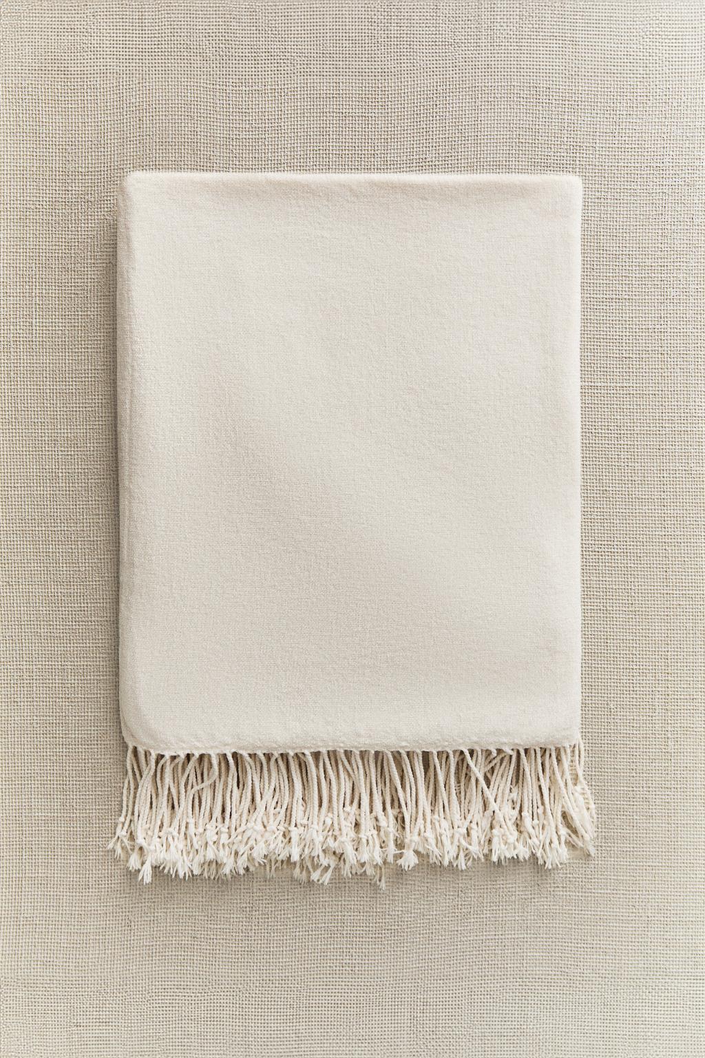 Плед из шениля с бахромой