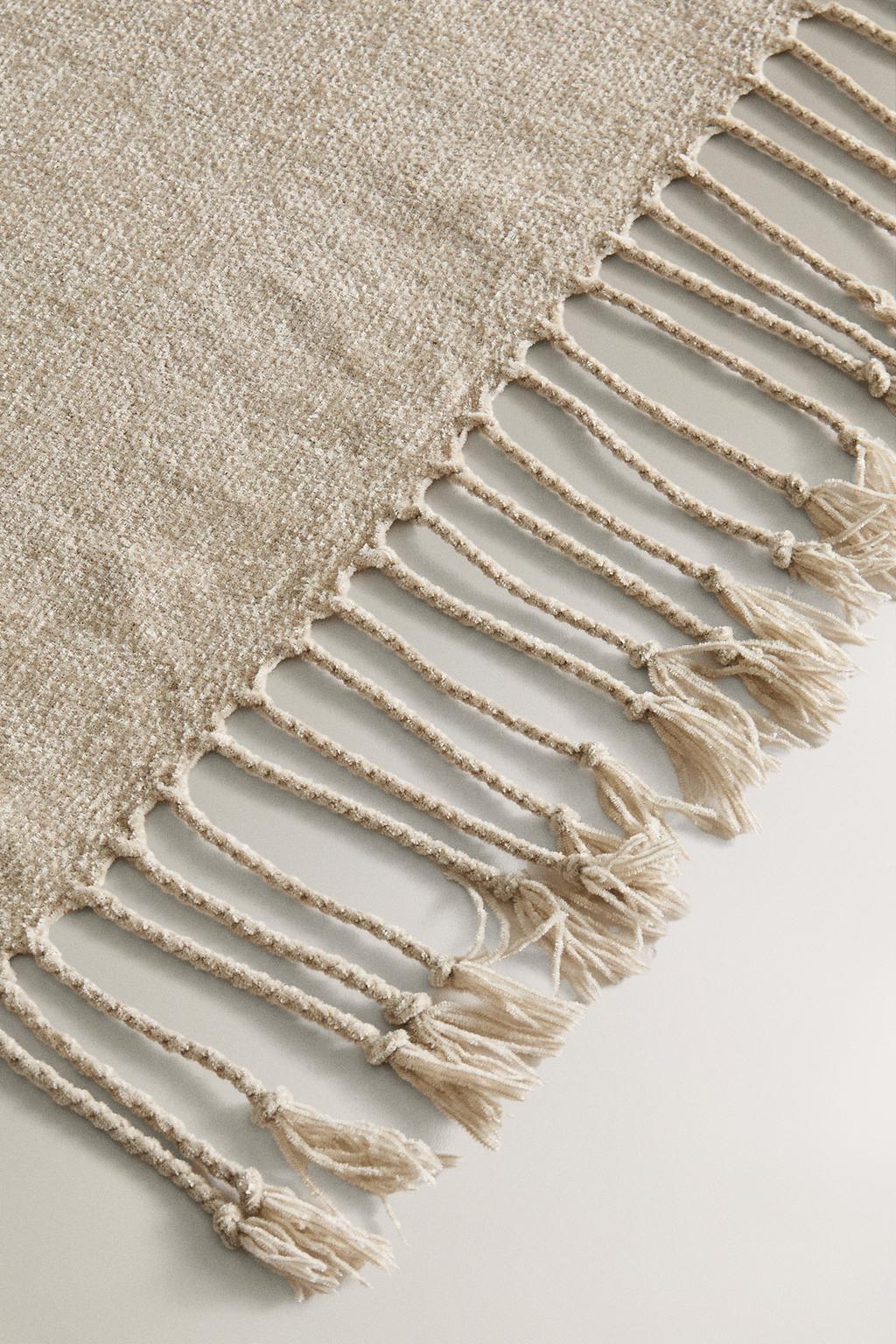 Плед из шениля с кисточками