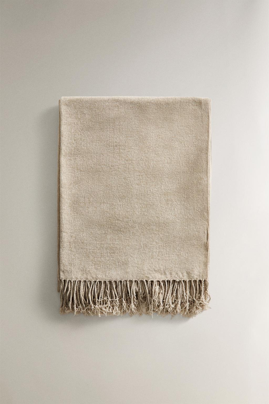 Плед из шениля с кисточками