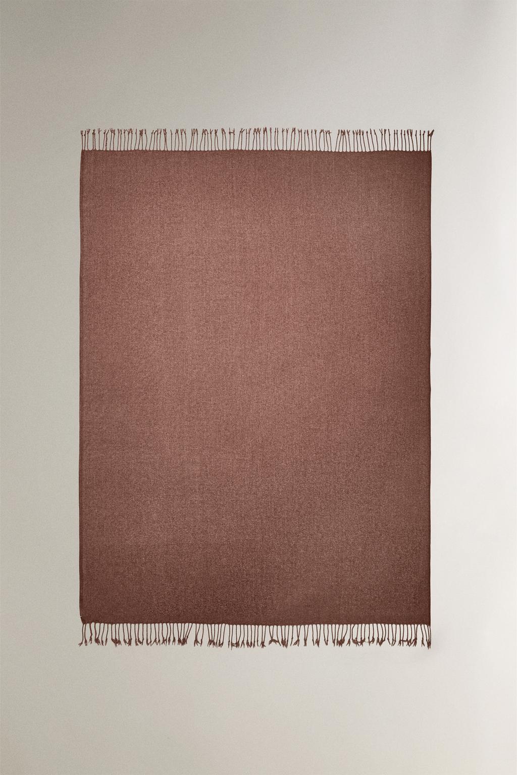 Плед из шениля с бахромой