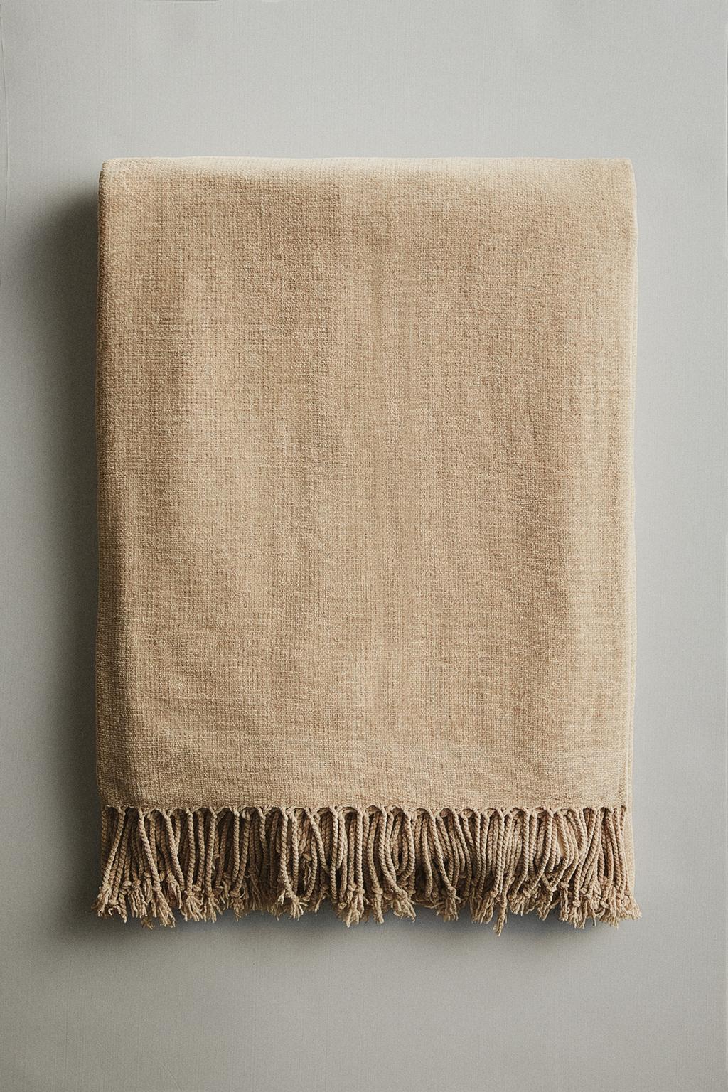 Плед из шениля с бахромой