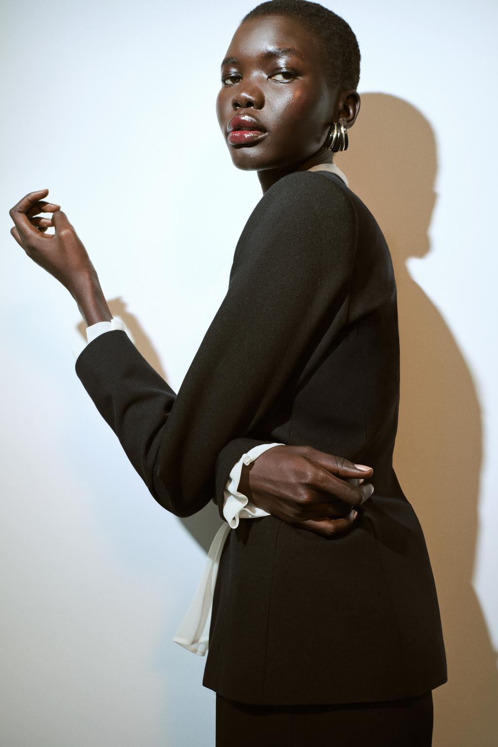 БЛЕЙЗЕР С ШАРФОМ И ЗАВЯЗКАМИ