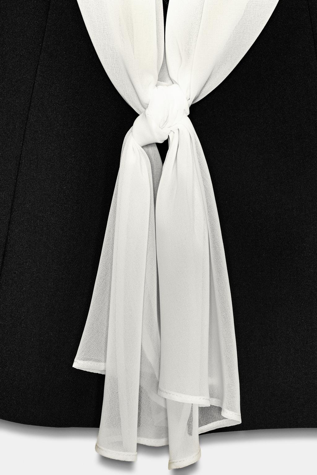 БЛЕЙЗЕР С ШАРФОМ И ЗАВЯЗКАМИ