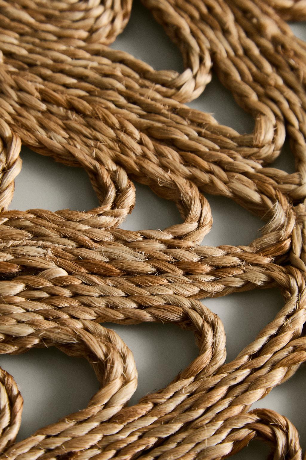 Плетеная круглая соломенная подставка с цветочным узором