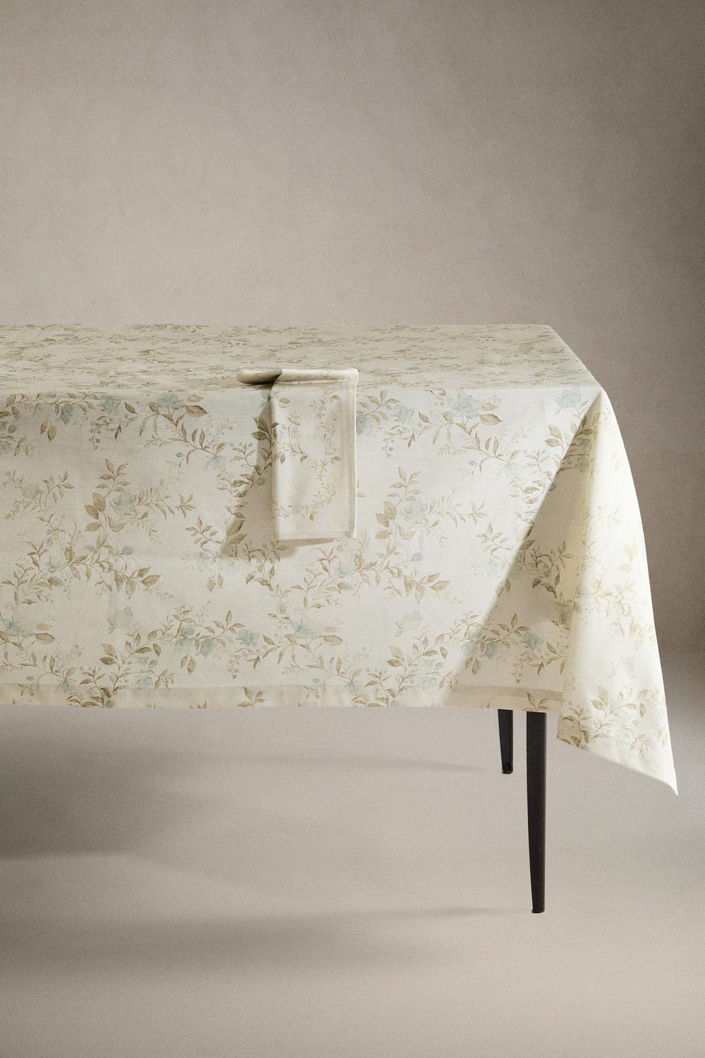 Скатерть с растительным принтом