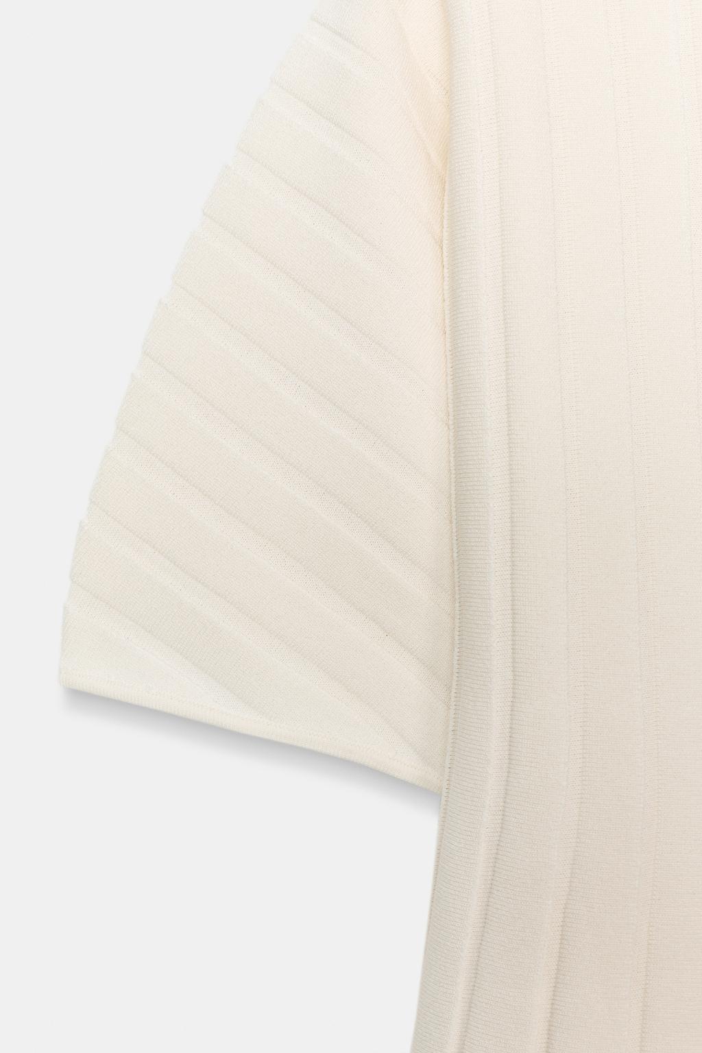 ТОП В РУБЧИК С ОБЪЕМНЫМИ РУКАВАМИ