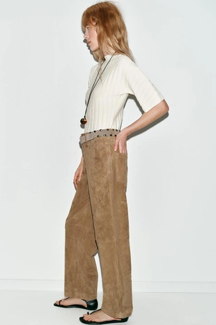 Топ в рубчик с объемными рукавами- Заказать в России