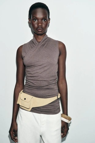 Топ с драпировкой и сборками