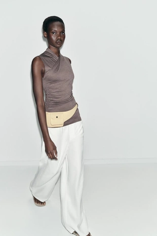 Топ с драпировкой и сборками