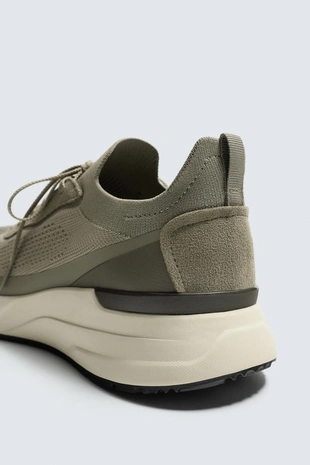 Спортивные кроссовки- Заказать в России