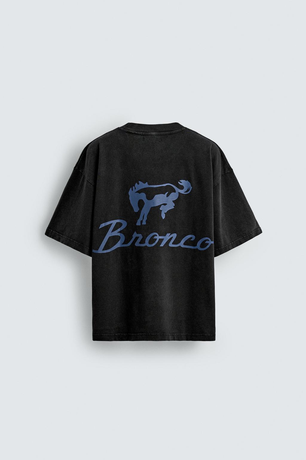 ФУТБОЛКА С КОНТРАСТНЫМ ПРИНТОМ И ЭФФЕКТОМ ПОТЕРТОСТИ FORD ©