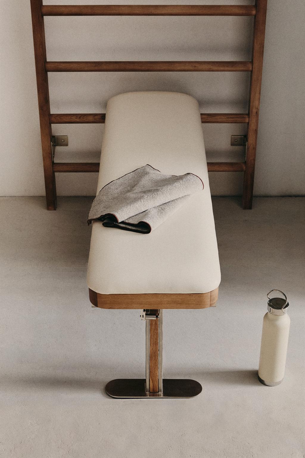 Кожаная скамья для растяжки с возможностью регулировки настенного брусьевого столба