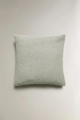 Чехол для подушки с рельефным вязаным узором- Заказать в России