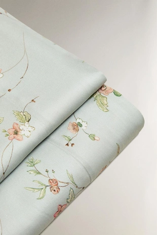 Простынь из хлопкового сатина с цветочным узором (300 нитей)- Заказать в России