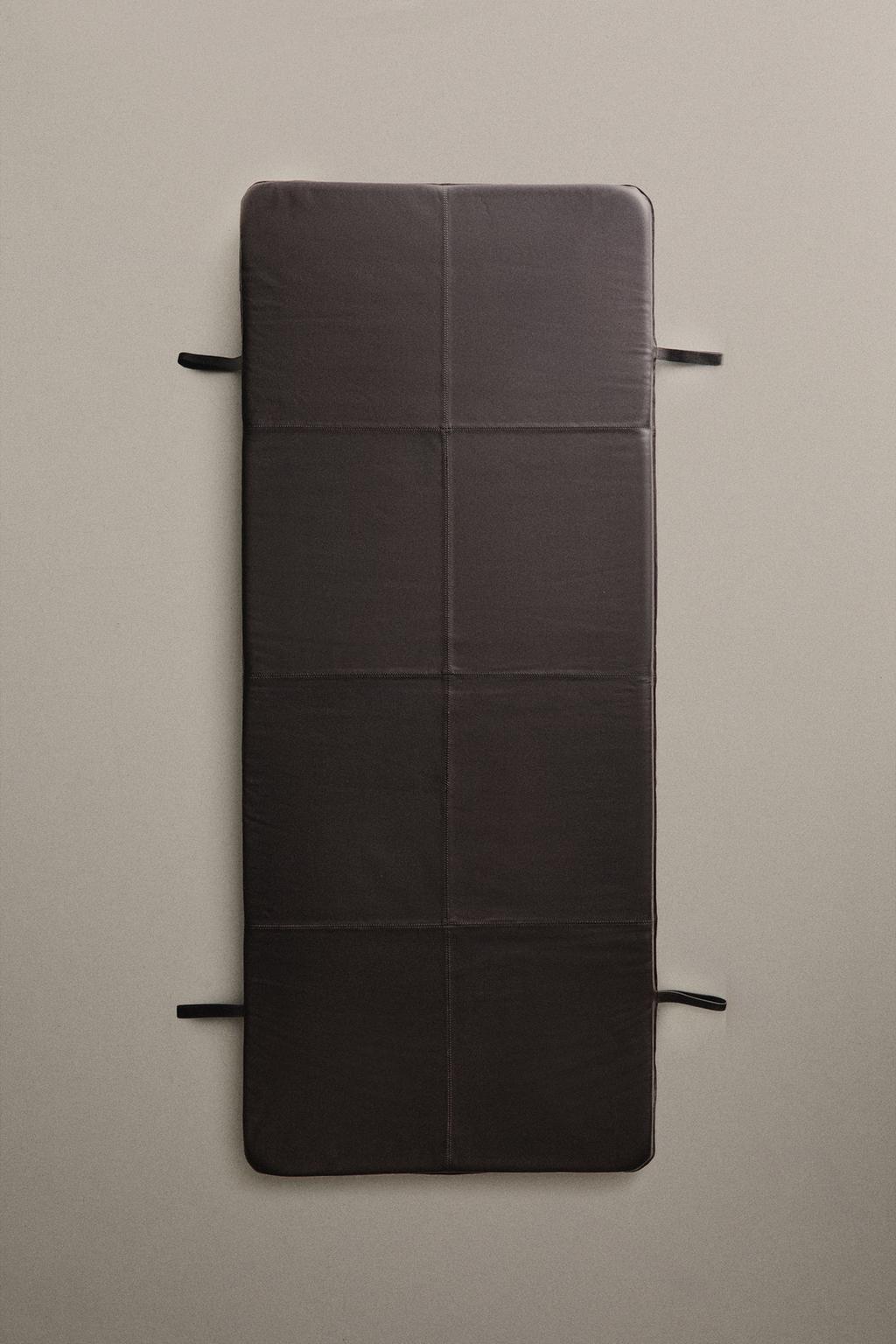 Спортивный коврик из кожи