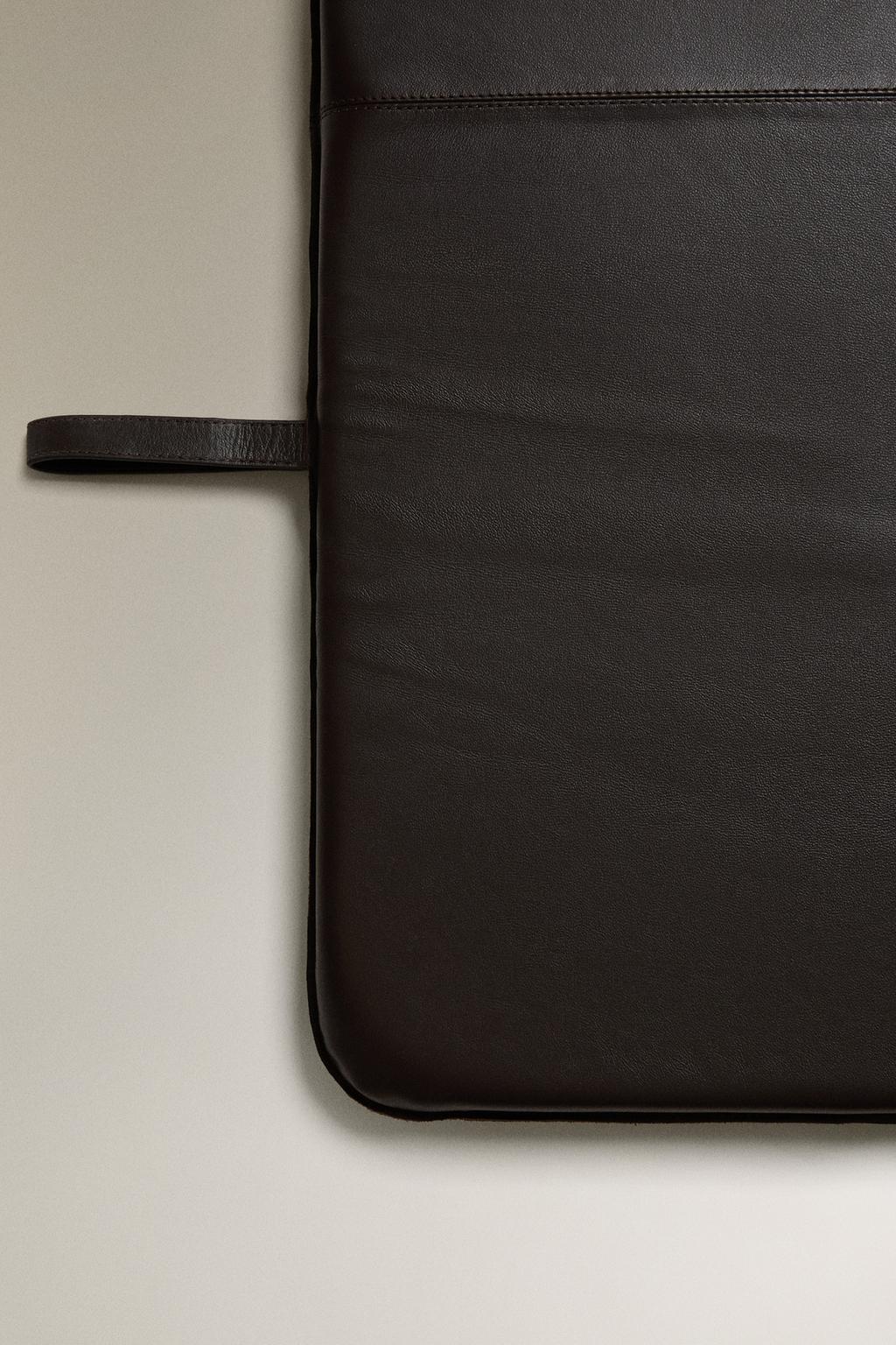 Спортивный коврик из кожи