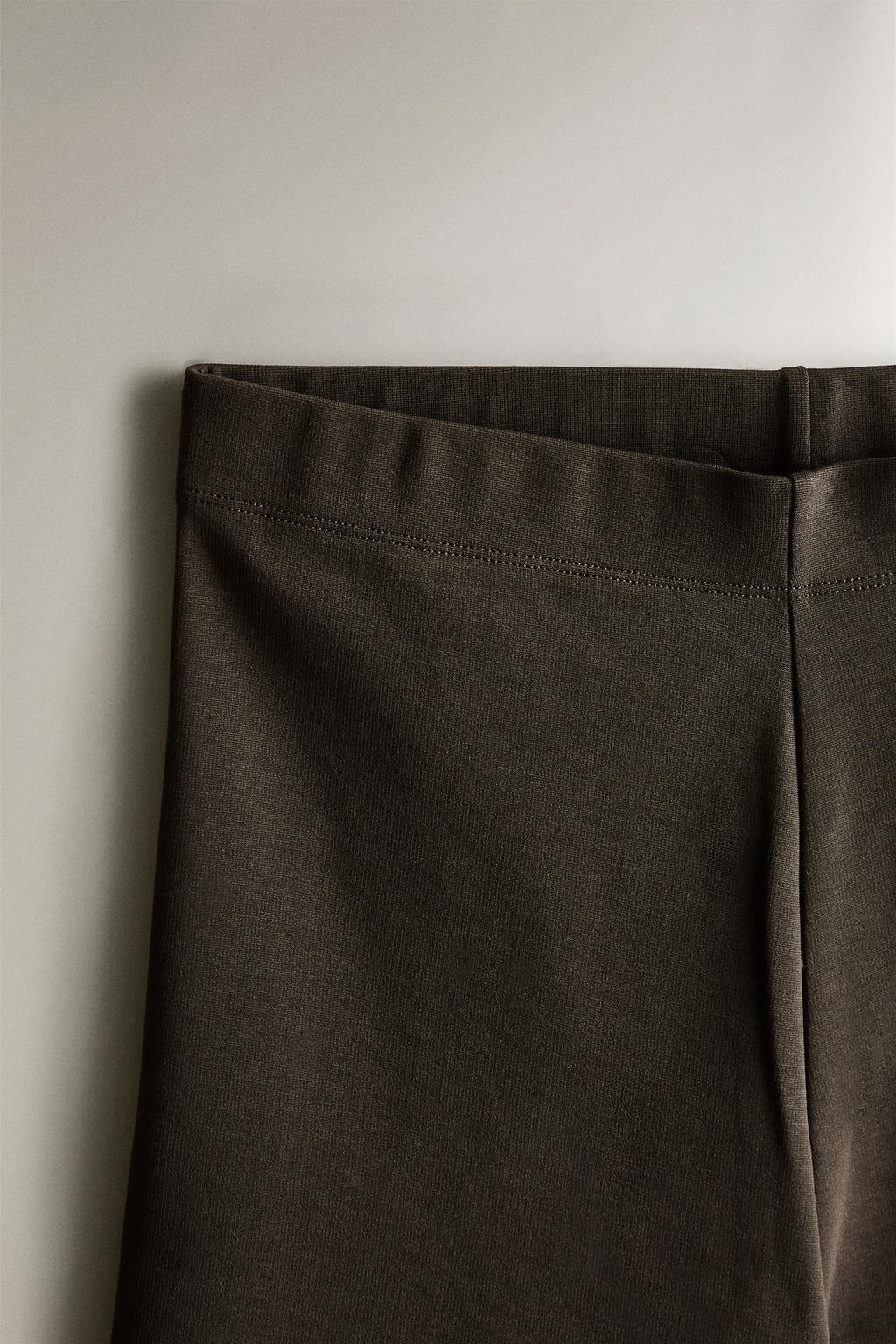 Короткие спортивные леггинсы