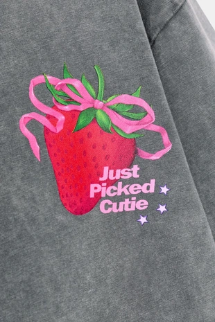 Футболка с эффектом потертости и принтом спереди- Заказать в России