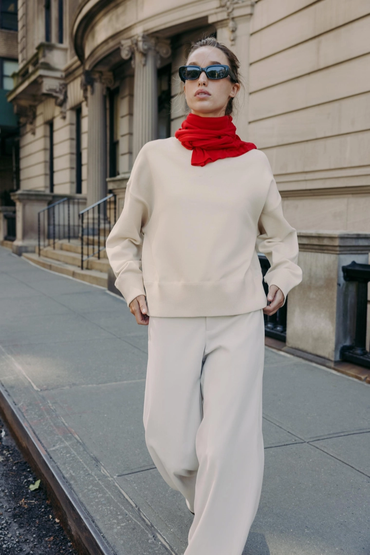 Трикотажный свитшот с гладким узором