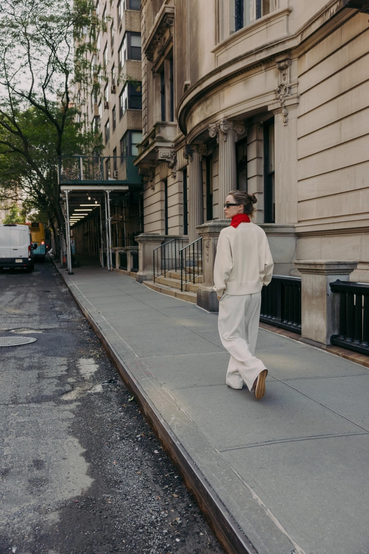 Трикотажный свитшот с гладким узором